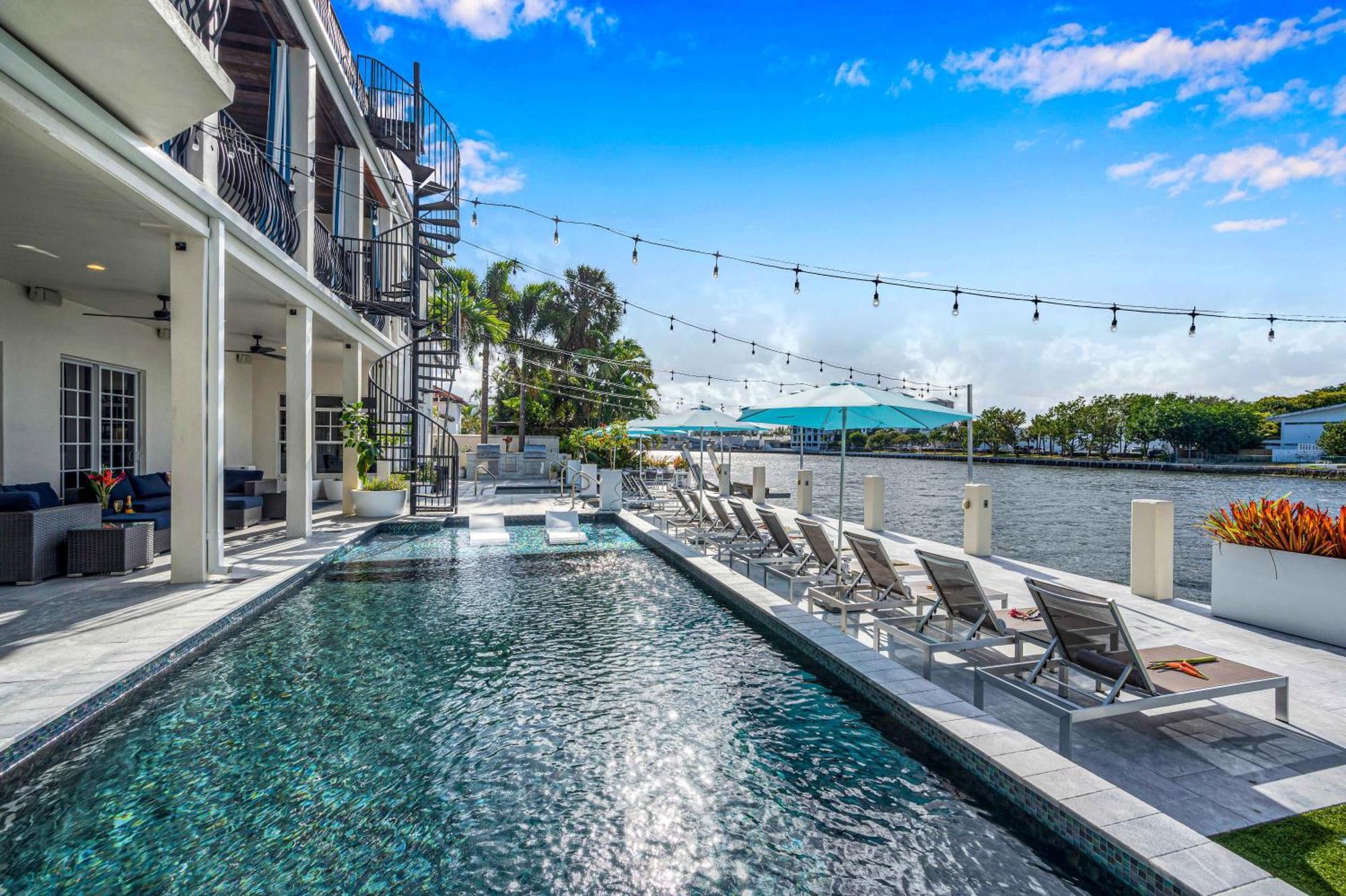 The Modern Castle Canal View Access Rooftop Living Greenhouse Vlllas Fort Lauderdale Eksteriør billede