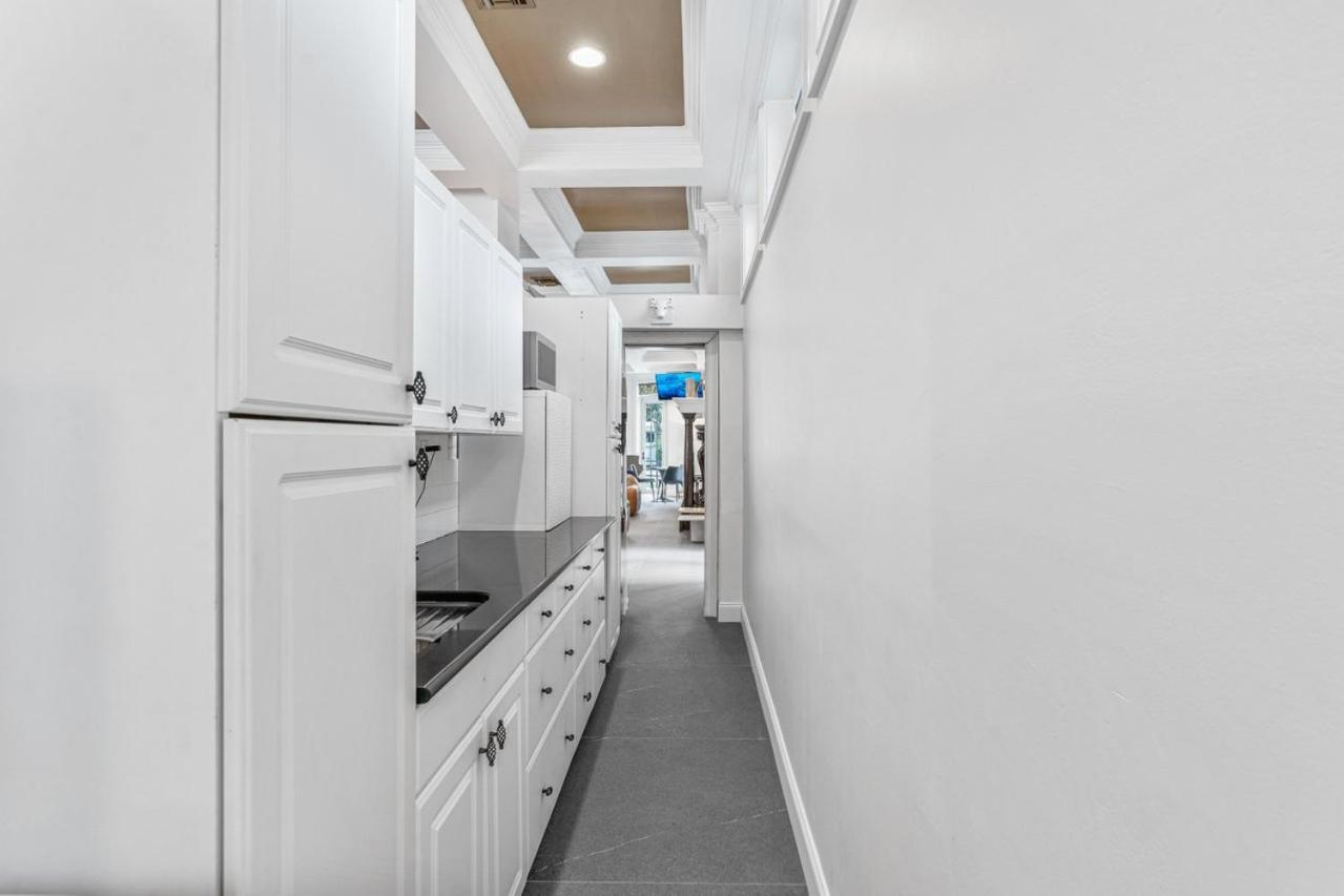 The Modern Castle Canal View Access Rooftop Living Greenhouse Vlllas Fort Lauderdale Eksteriør billede