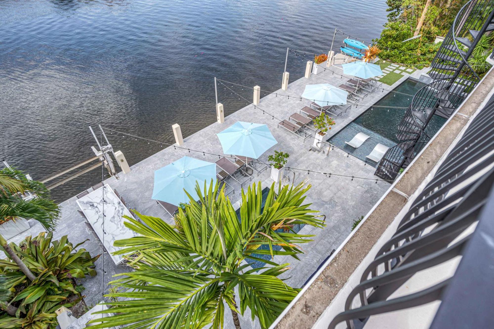 The Modern Castle Canal View Access Rooftop Living Greenhouse Vlllas Fort Lauderdale Eksteriør billede