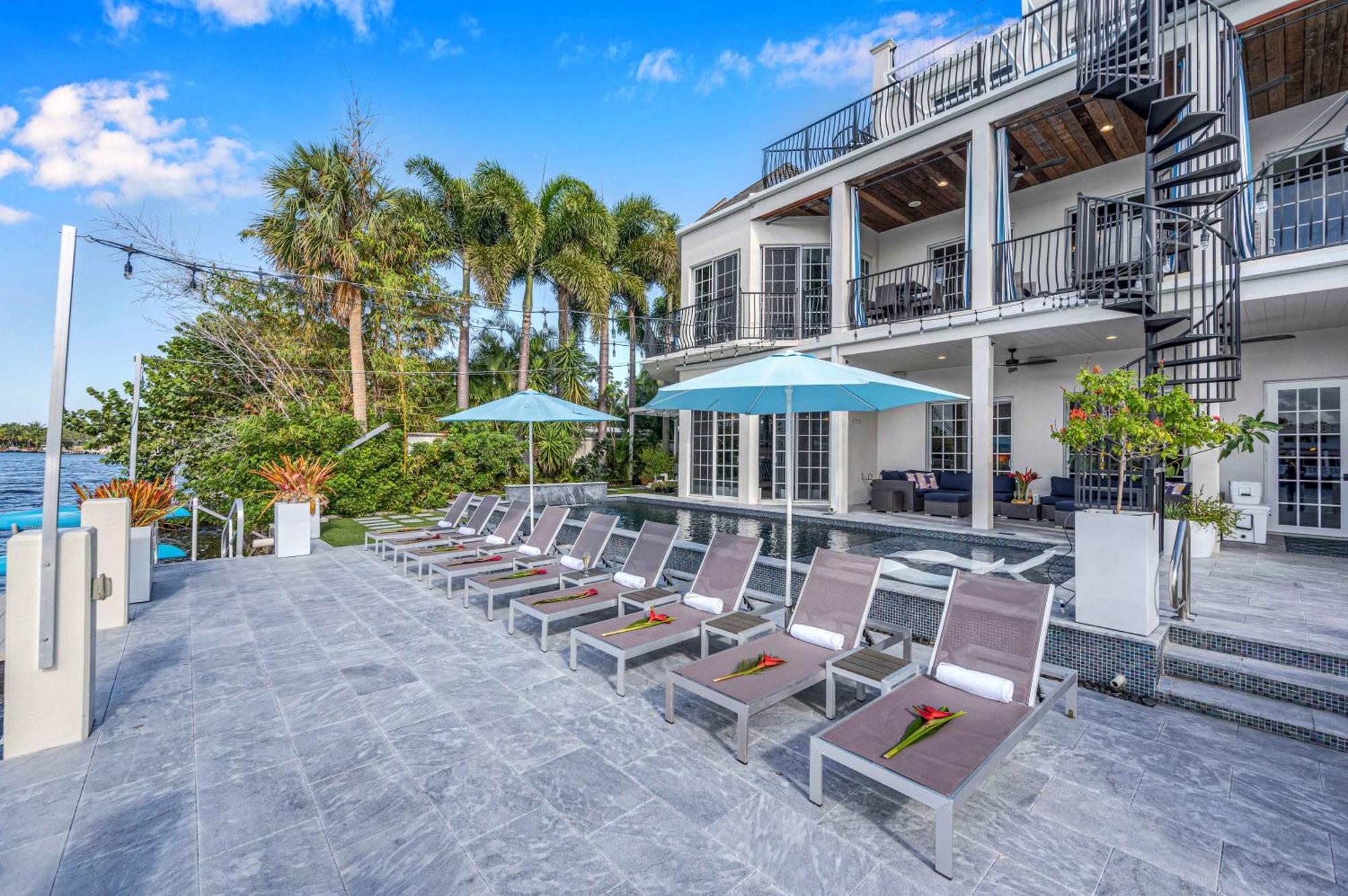 The Modern Castle Canal View Access Rooftop Living Greenhouse Vlllas Fort Lauderdale Eksteriør billede
