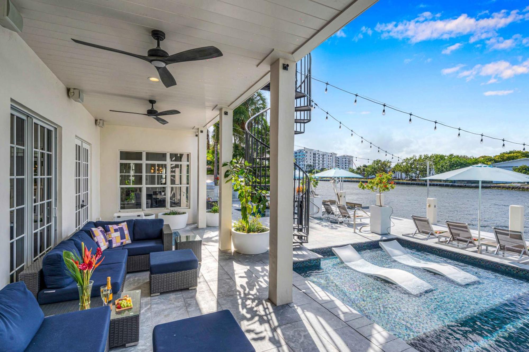 The Modern Castle Canal View Access Rooftop Living Greenhouse Vlllas Fort Lauderdale Eksteriør billede