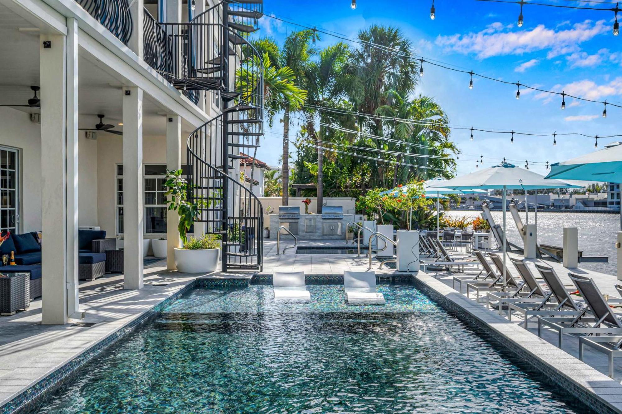 The Modern Castle Canal View Access Rooftop Living Greenhouse Vlllas Fort Lauderdale Eksteriør billede